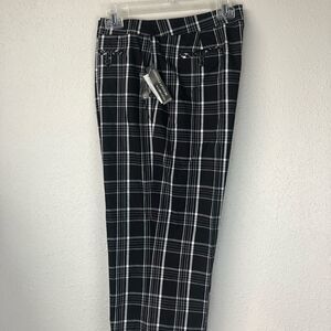 NWT Life Style Attitude by Larry Levine Capris